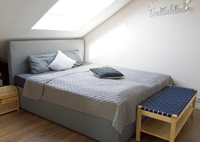 Neustadt-Aussicht - Grosse Wohnung Mit Balkon